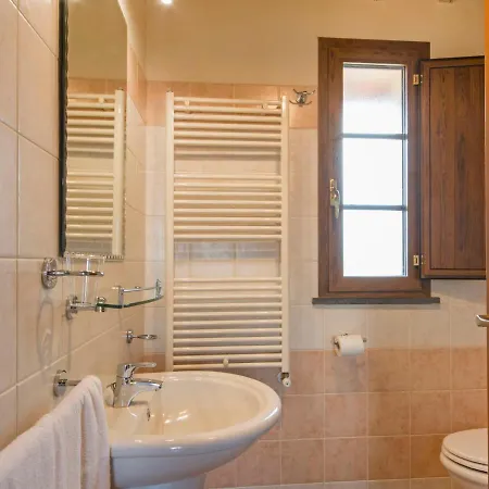 Apartment Trilocale By Interhome Holiday home Orentano